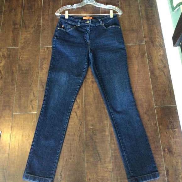 Ladies skinny stretch dark blue jeans. Sz 6 with 28.5” inseam - Picture 1 of 13